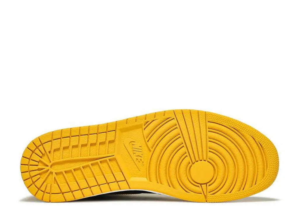 Nike Air Jordan 1 Retro High OG First in Flight Women's Shoes